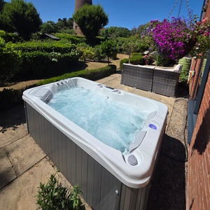 Palm Spas Dual Lounger 3 Seat Hot Tub 13 Plug and Play