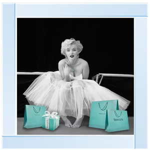 Marilyn Shopping Spree Glitter Liquid Wall Art