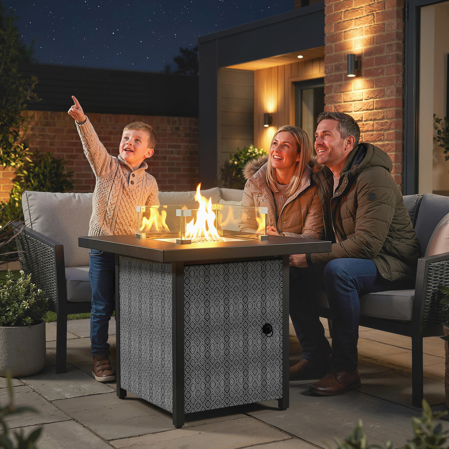 Outsunny 11.7 KW Propane Gas Fire Pit Table for Garden - Black